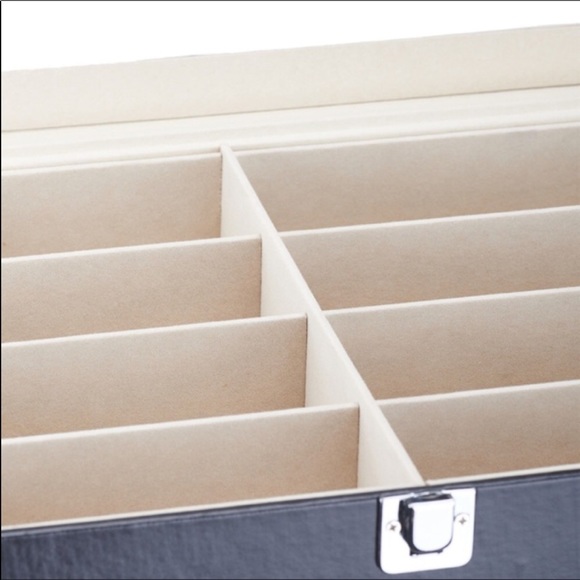 Sunglasses eyeglasses shades display case
